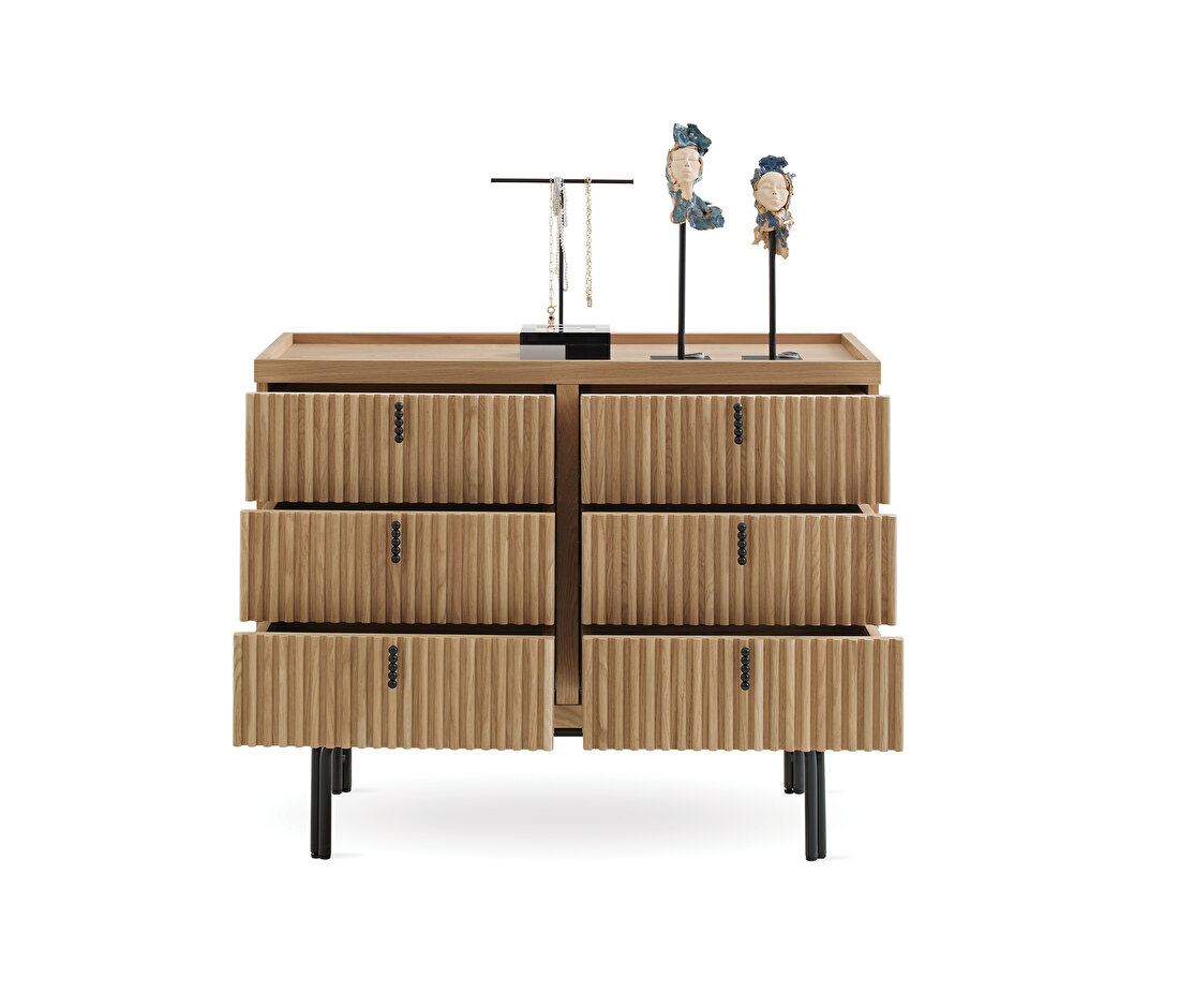 Austin Oak Chest of Drawers