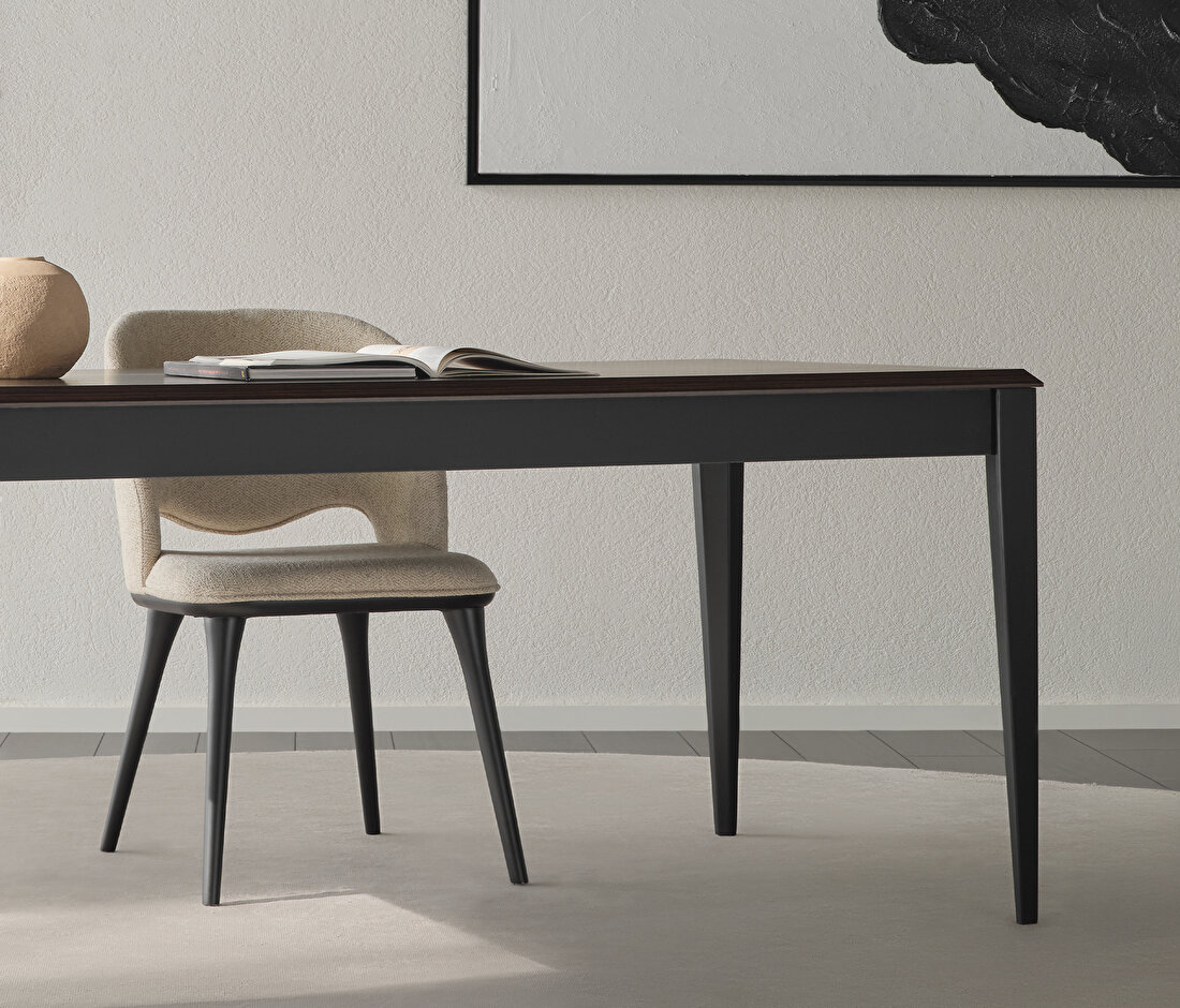 Parma 6-8 Seats Dining Table