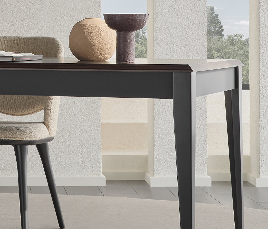 Parma 6-8 Seats Dining Table