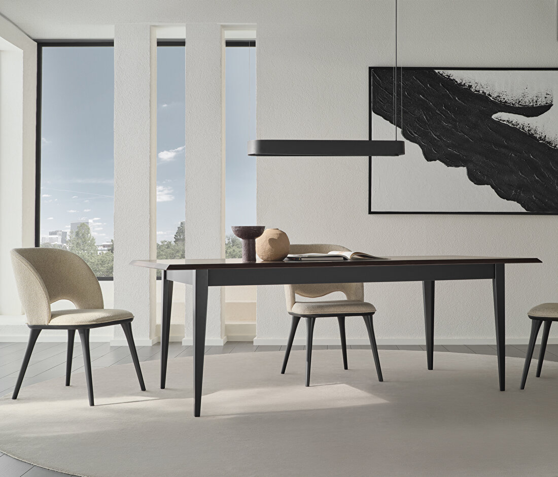 Parma 6-8 Seats Dining Table