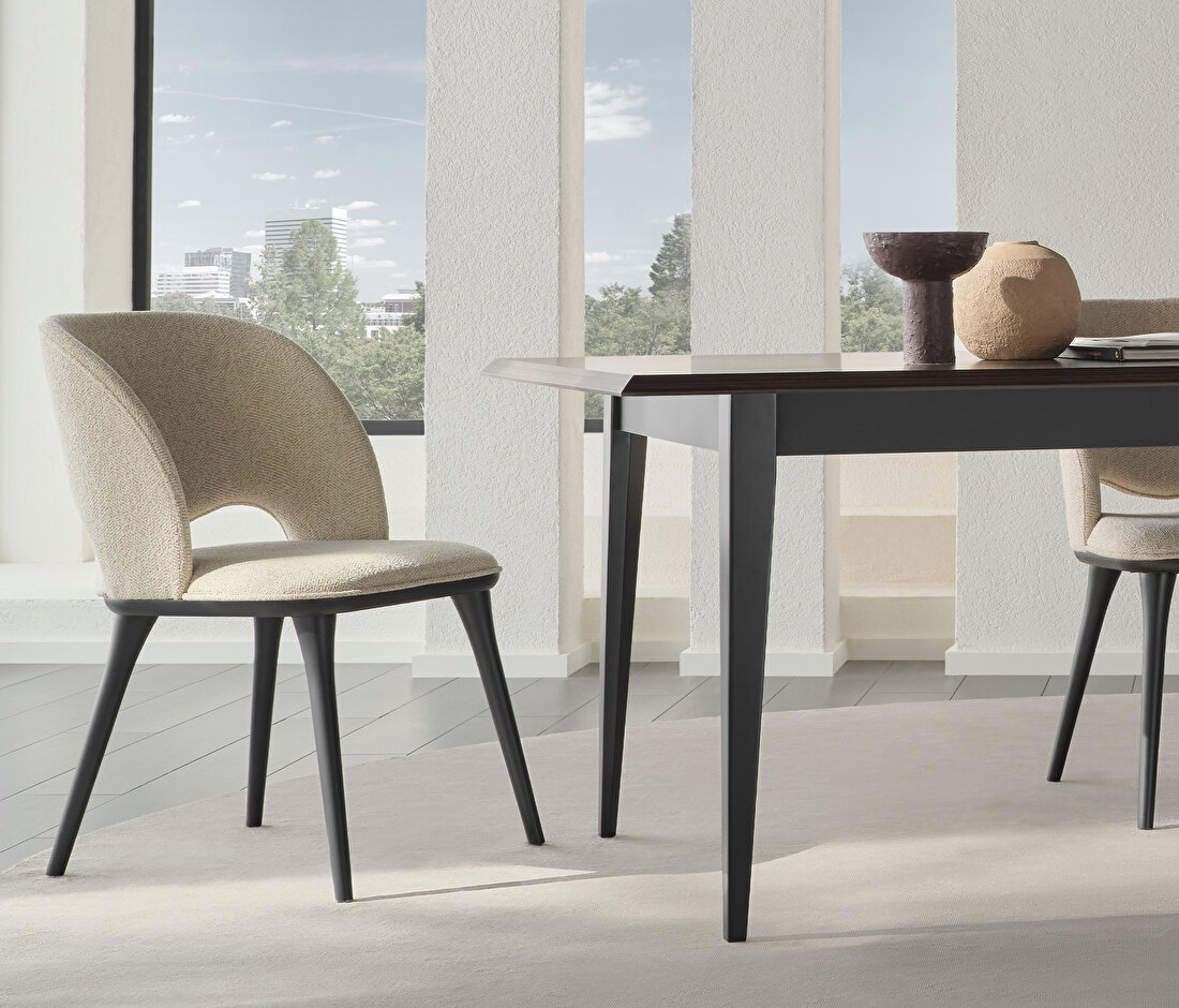 Parma 6-8 Seats Dining Table