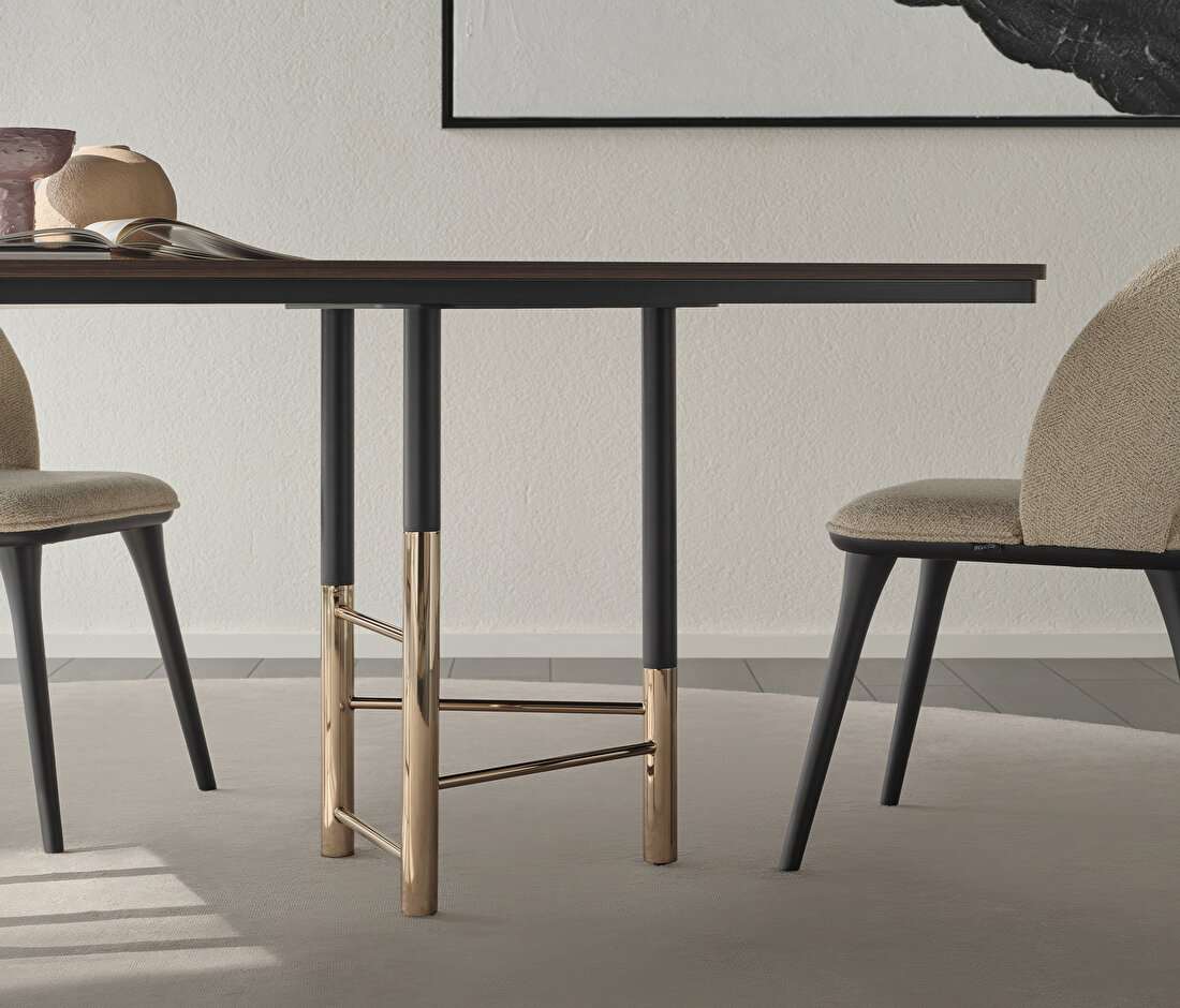 Parma 6-8 Seats Dining Table