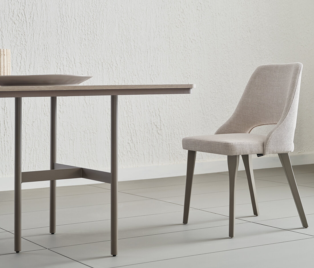 Varena 8 Seats Dining Table