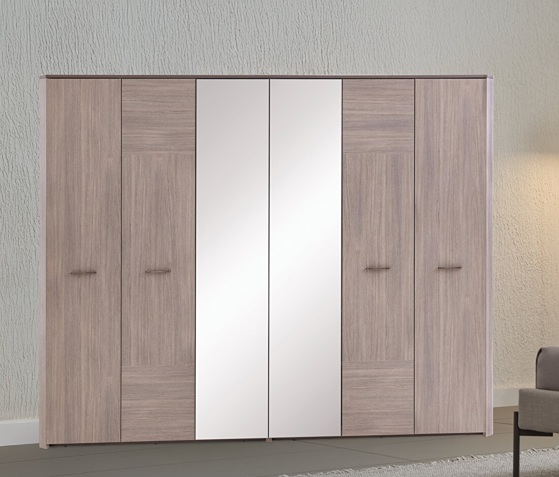 Varena Wardrobe