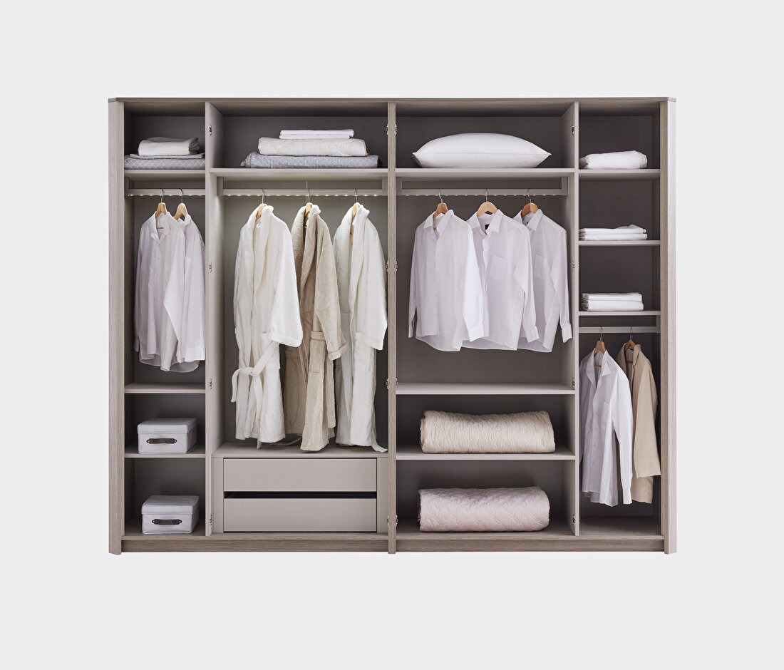 Varena Wardrobe