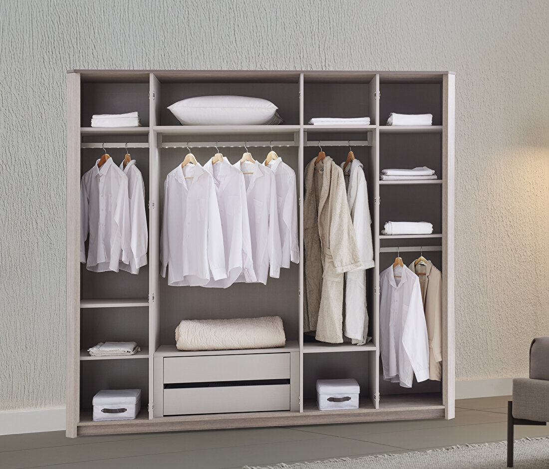 Varena Wardrobe