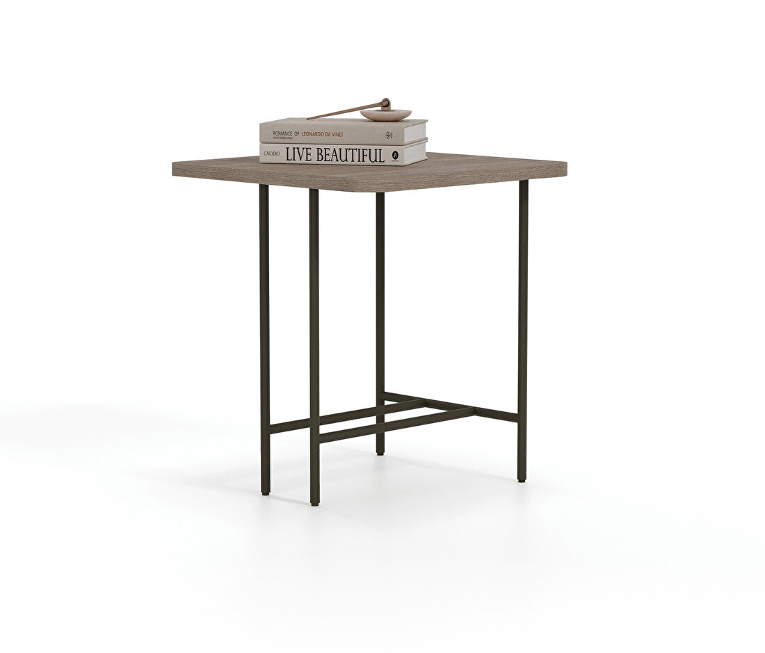 Varena Oak Side Table