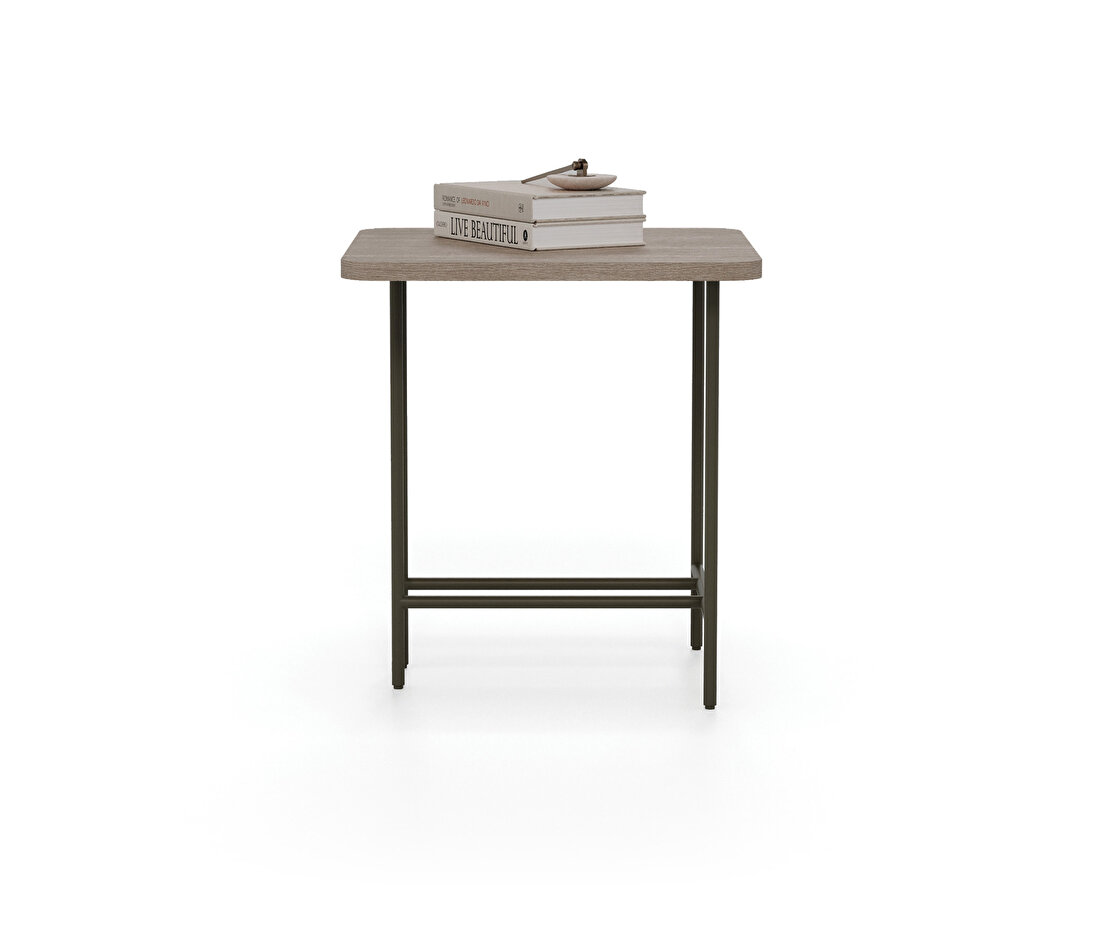 Varena Oak Side Table