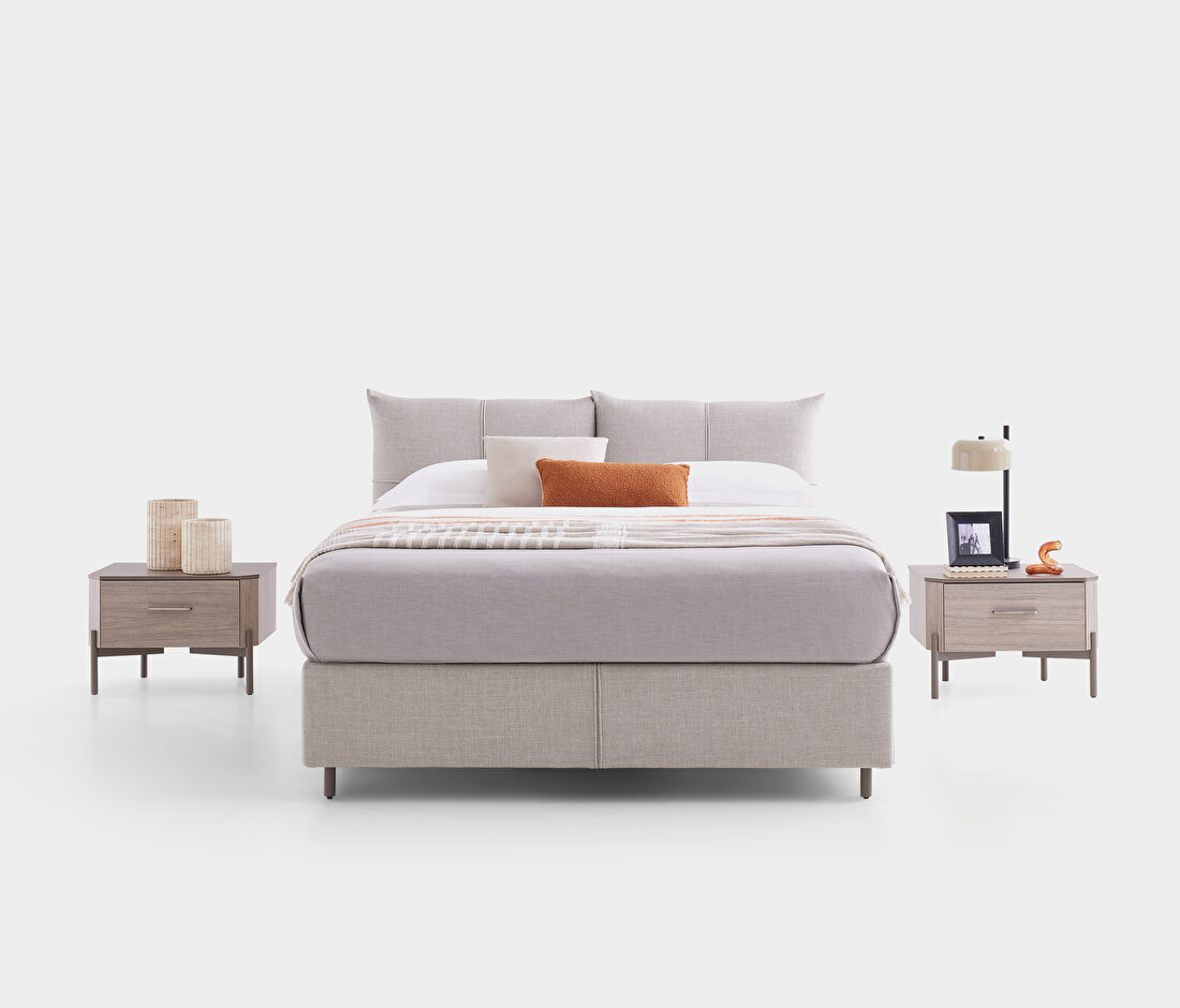 Varena Base with Headboard