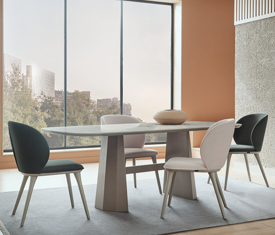 Hera 8 Person Table