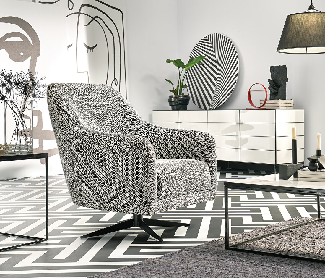 Maison Armchair - Swivel Leg