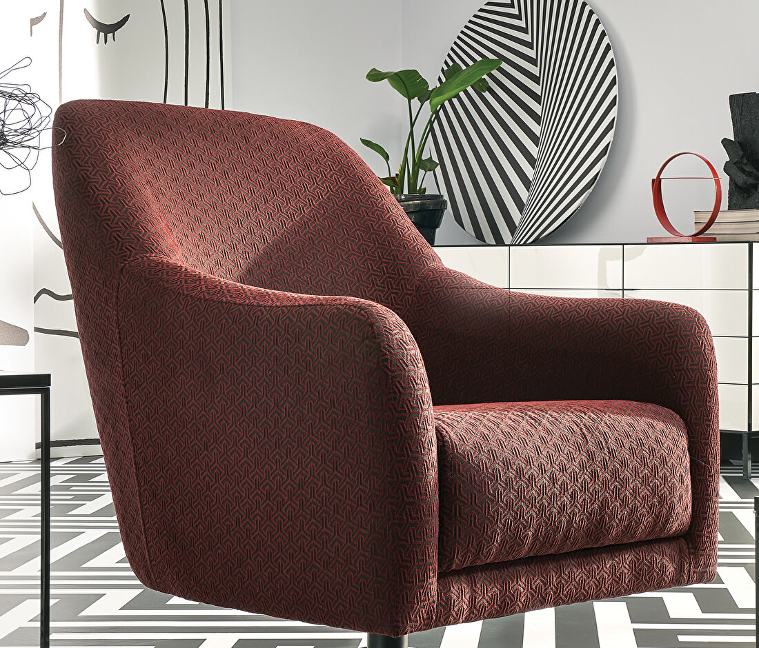 Maison Armchair - Swivel Leg