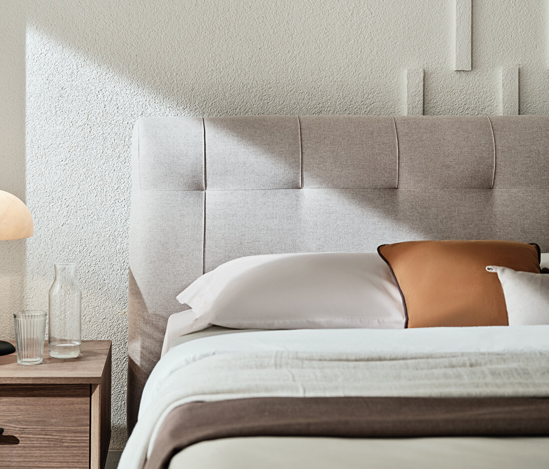 Paloma Base with Headboard