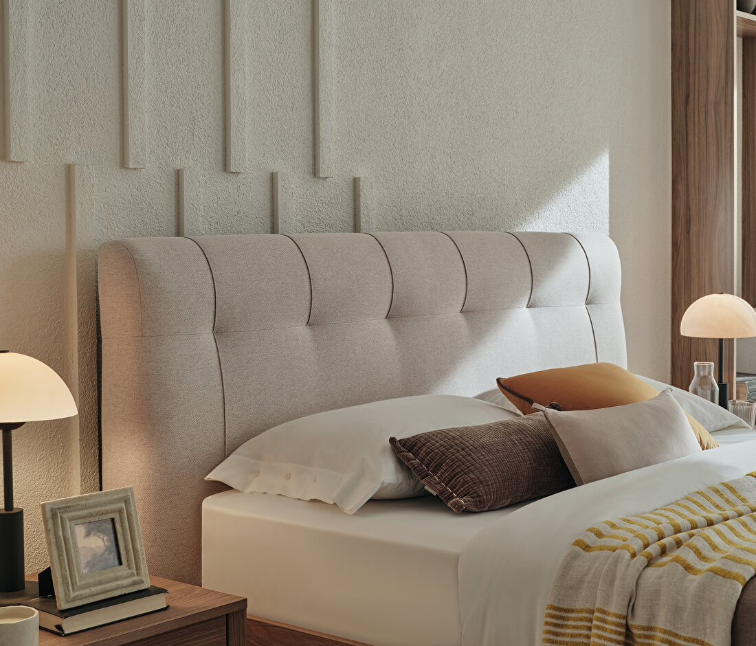 Paloma Base with Headboard