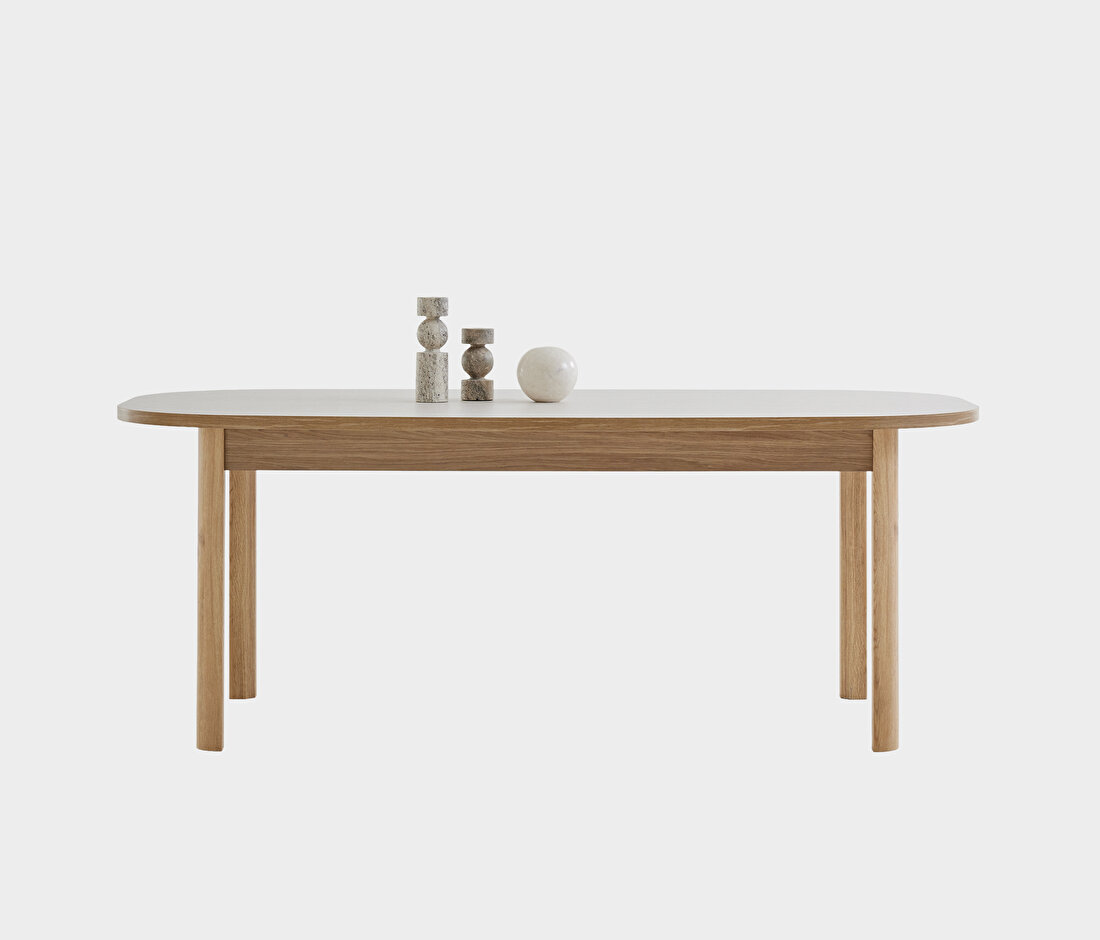 Perge 8 Person Table
