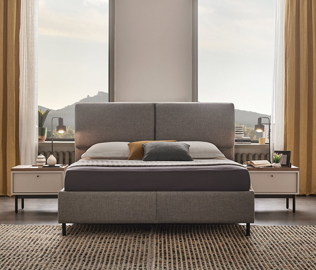 Loreto Base with Headboard