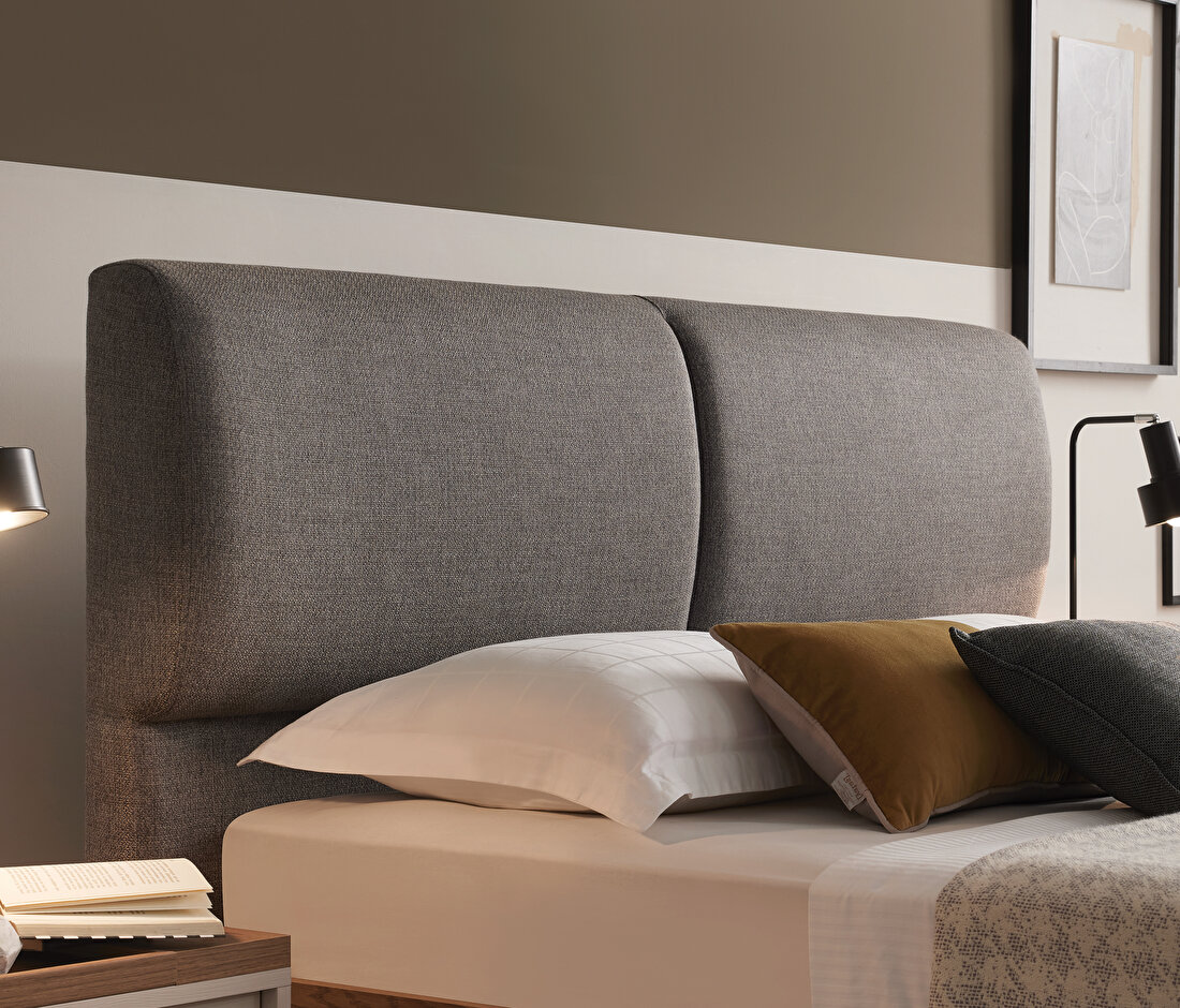 Loreto Base with Headboard
