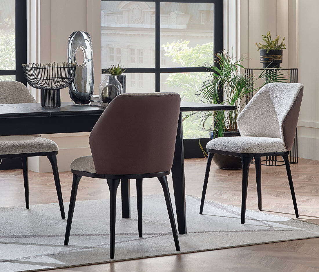 Riga 6-8 Seats Extendable Dining Table