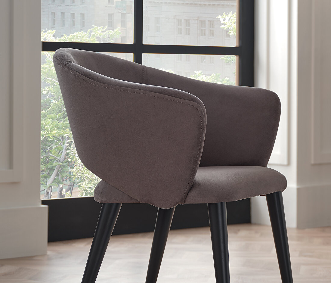 Riga Chair with Wooden Legs with Armrests