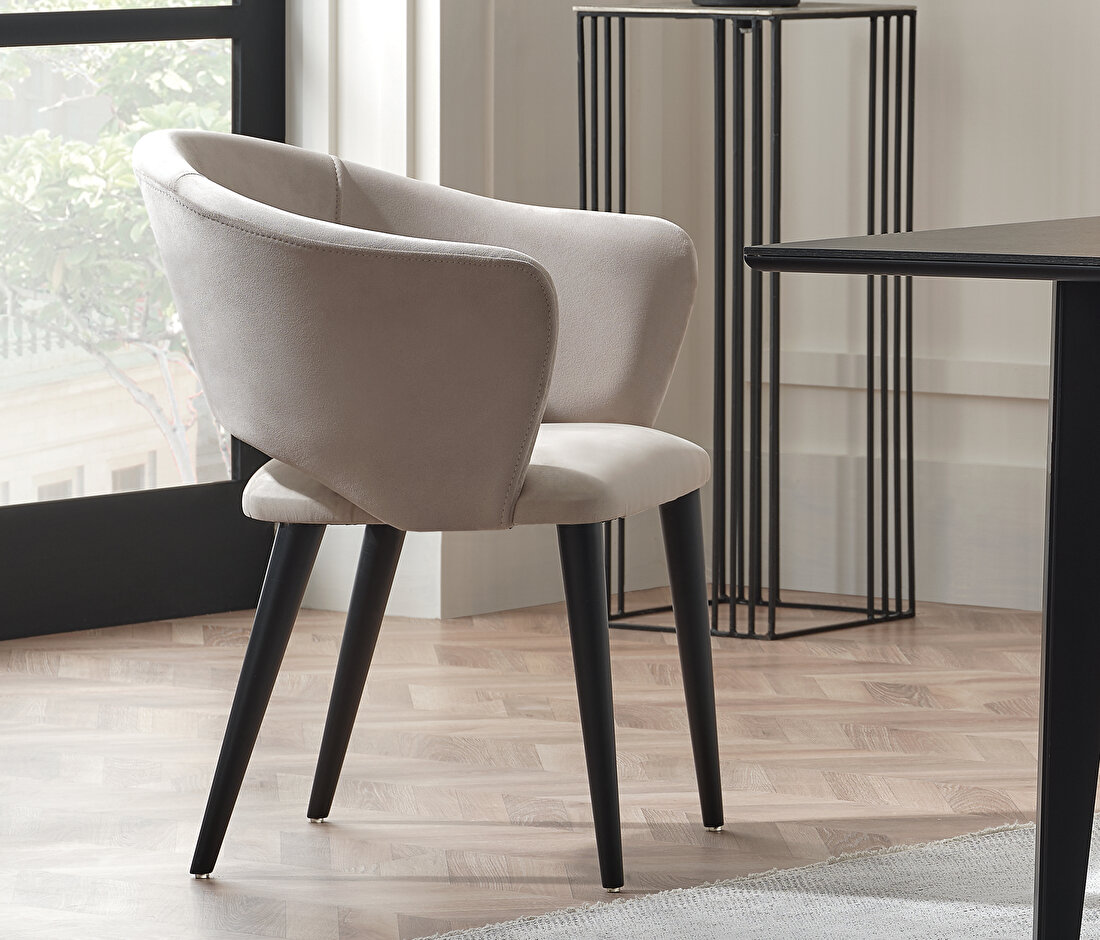 Riga Chair with Wooden Legs with Armrests