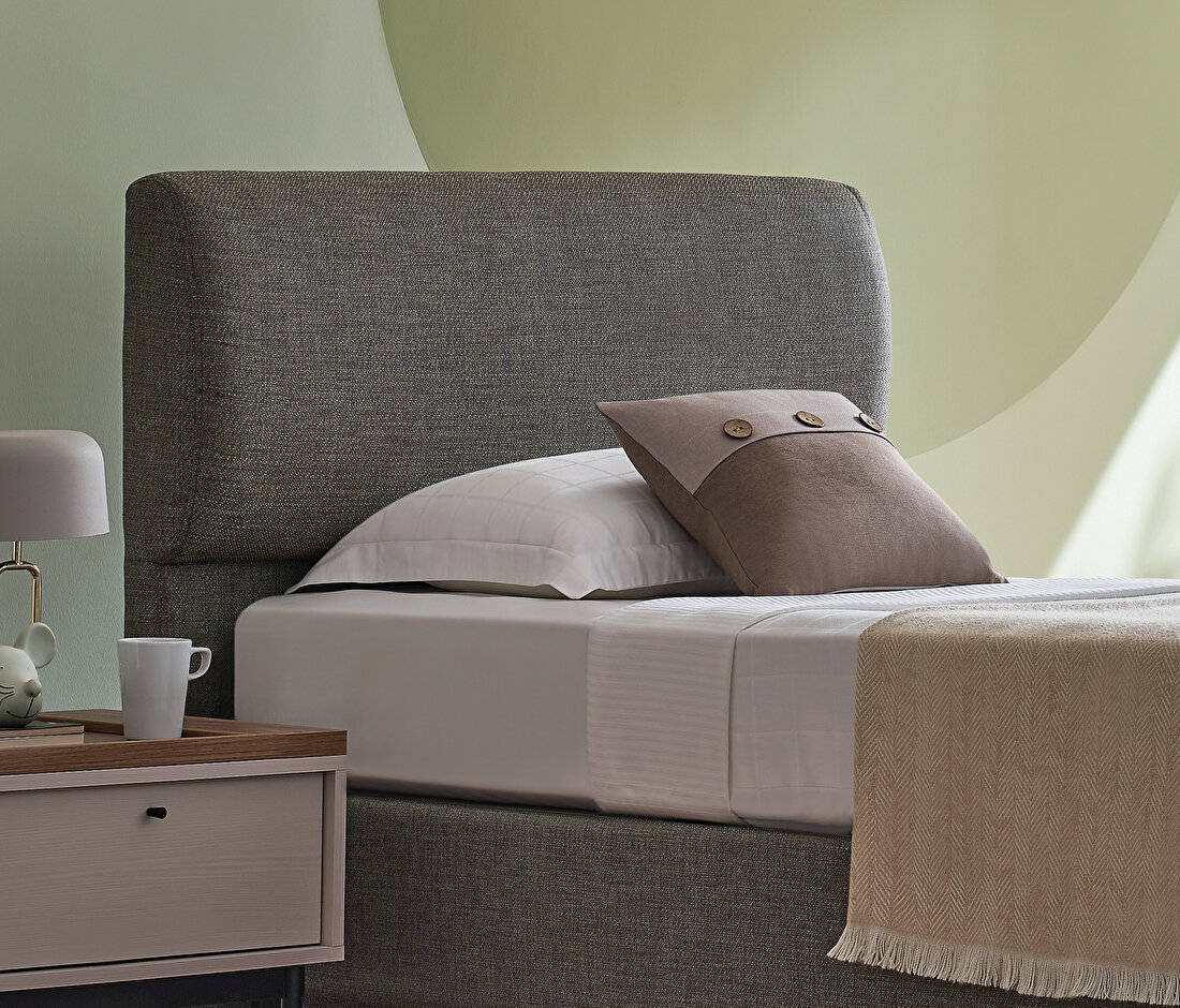 Loreto Teen Base with Headboard