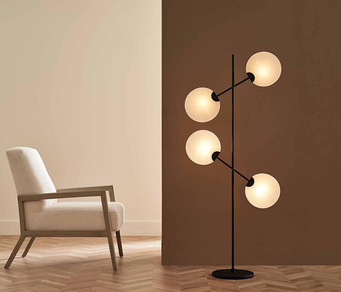 Sole Floor Lamp