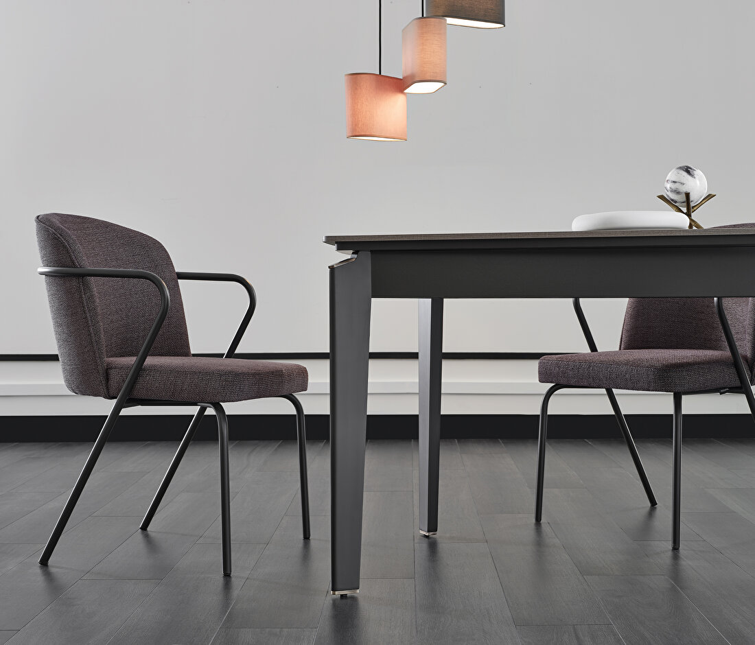 Berta 8 Seats Dining Table