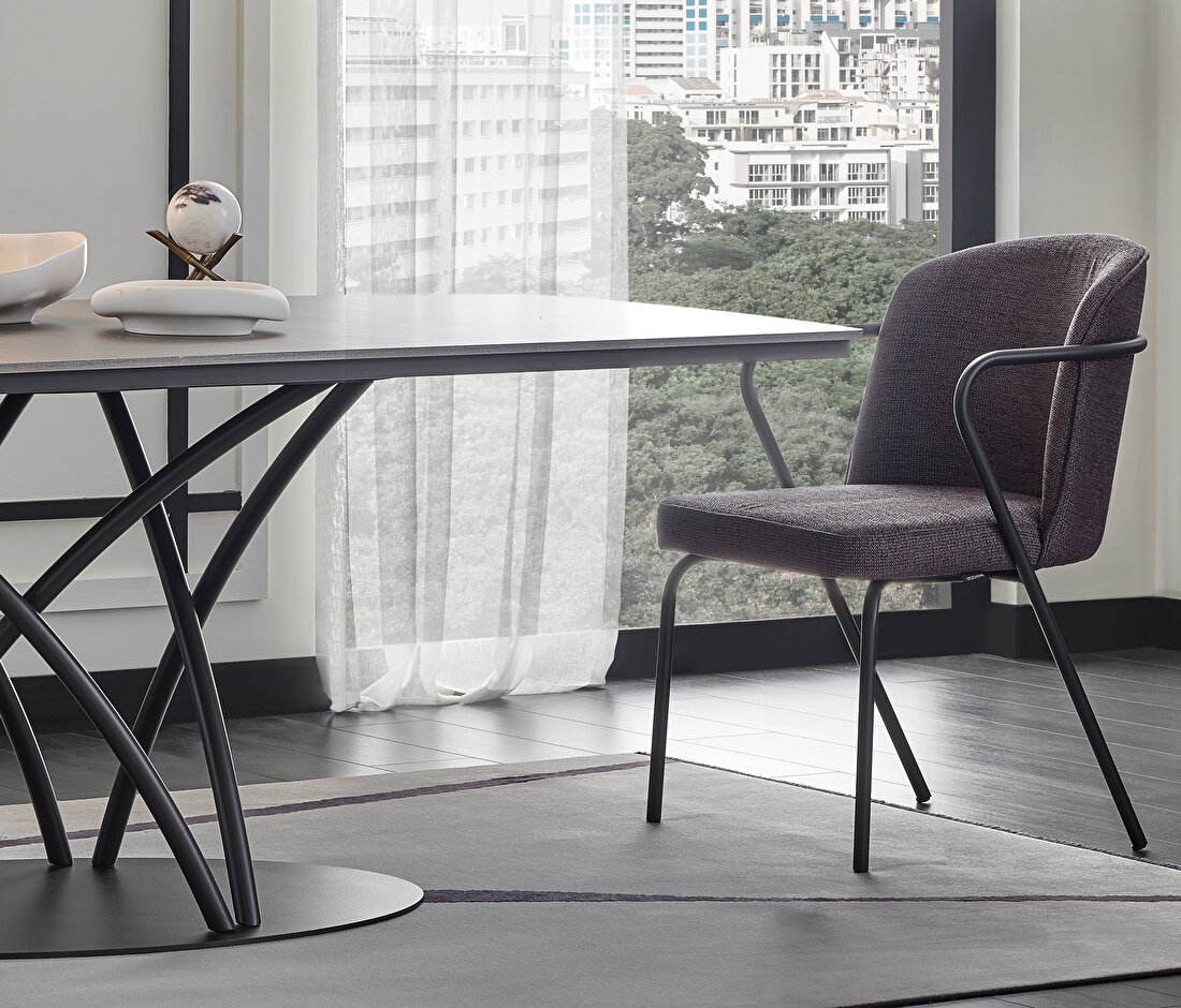 Berta 8 Seats Dining Table