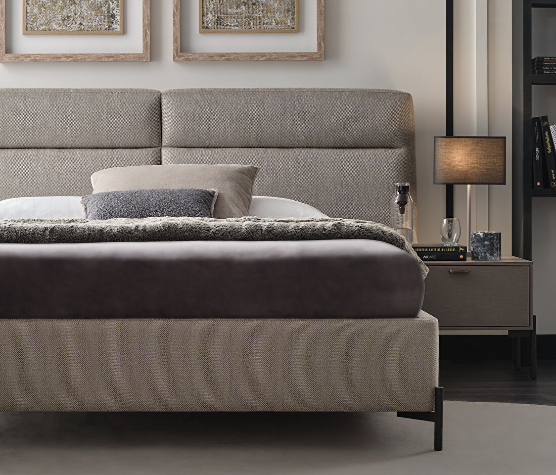Berta Base with Headboard