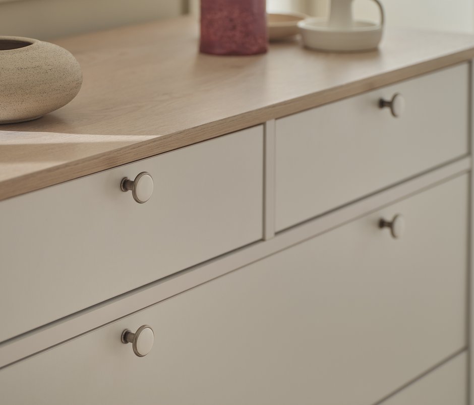Marsell 4-Drawer, MDF Chest of Drawers with Legs - White